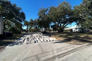 822 Paradise Way, Sarasota, FL 34242 - Photo 2