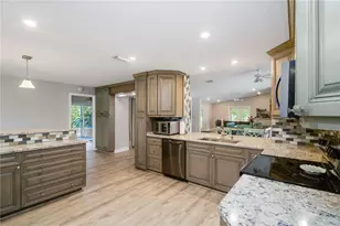 907 69th St NW, Bradenton, FL 34209 - Photo 10