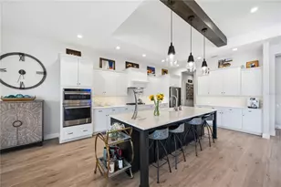 18045 Home Run Dr, Venice, FL 34293 - Photo 10