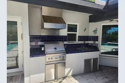 3905 Spyglass Hill Road, Sarasota, FL 34238 - Photo 10