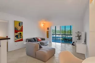 2100 Benjamin Franklin Dr, Sarasota, FL 34236 - Photo 2