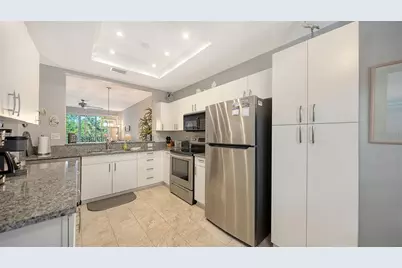 9630 Club South Circle #6202, Sarasota, FL 34238 - Photo 8