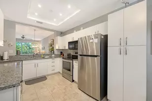 9630 Club S Cir, Sarasota, FL 34238 - Photo 8