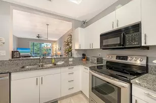 9630 Club S Cir, Sarasota, FL 34238 - Photo 6