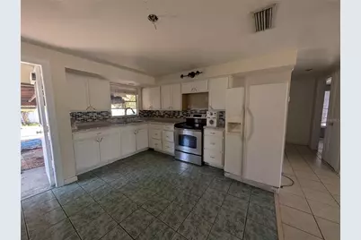 2731 17th Street, Sarasota, FL 34234 - Photo 2