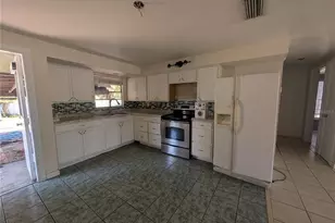 2731 17th St, Sarasota, FL 34234 - Photo 2