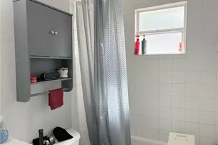2060 9th St, Sarasota, FL 34237 - Photo 8