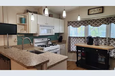 3300 26th Avenue E #102, Bradenton, FL 34208 - Photo 10