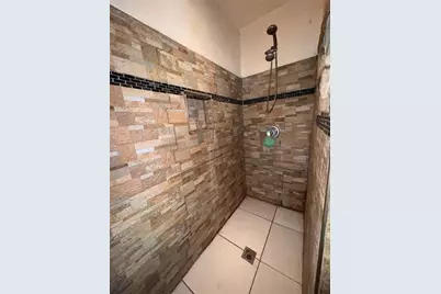 3050 8th Street, Sarasota, FL 34237 - Photo 12