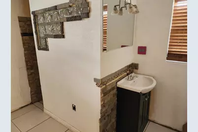 3050 8th Street, Sarasota, FL 34237 - Photo 12