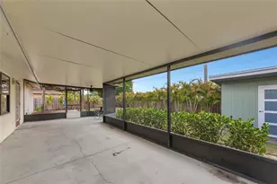 2529 Golden Poinciana Pl, Sarasota, FL 34232 - Photo 22