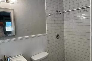 2624 Sunnybrook Dr, Sarasota, FL 34239 - Photo 10