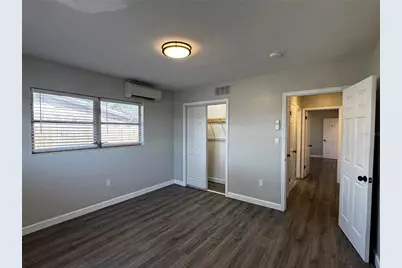 2624 Sunnybrook Drive, Sarasota, FL 34239 - Photo 12