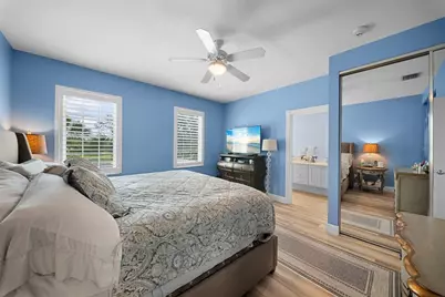 7668 Bergamo Avenue, Sarasota, FL 34238 - Photo 18