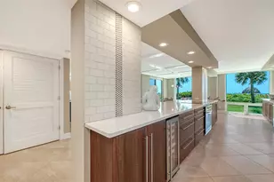 2425 Gulf Of Mexico Dr, Longboat Key, FL 34228 - Photo 14