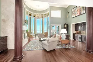 1240 Hillview Dr, Sarasota, FL 34239 - Photo 10