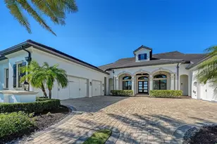 313 Lookout Point Dr, Osprey, FL 34229 - Photo 10