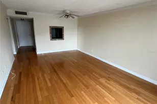 2760 Coconut Bay Ln Ln, Sarasota, FL 34237 - Photo 4