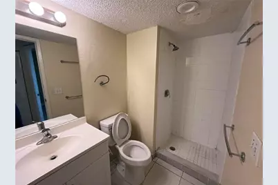 2760 Coconut Bay Ln Lane #237, Sarasota, FL 34237 - Photo 12