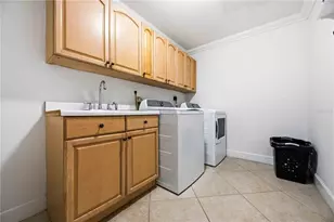 3953 Prairie Dunes Dr, Sarasota, FL 34238 - Photo 38