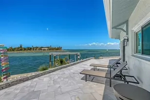 723 Key Royale Dr, Holmes Beach, FL 34217 - Photo 66