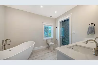 723 Key Royale Drive, Holmes Beach, FL 34217 - Photo 30