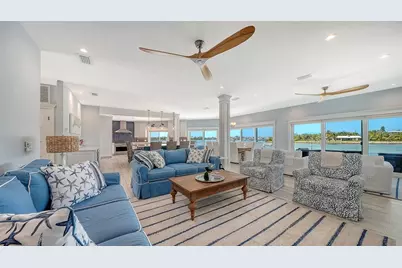 723 Key Royale Drive, Holmes Beach, FL 34217 - Photo 22