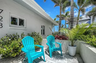 723 Key Royale Dr, Holmes Beach, FL 34217 - Photo 70
