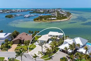 723 Key Royale Dr, Holmes Beach, FL 34217 - Photo 1