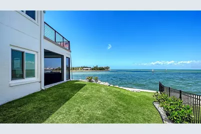 723 Key Royale Drive, Holmes Beach, FL 34217 - Photo 60