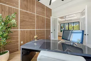 413 Island Cir, Sarasota, FL 34242 - Photo 14