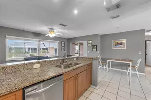 702 Huxley Pl, Sun City Center, FL 33573 - Photo 6