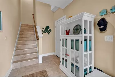 5589 Cannes Circle, Sarasota, FL 34231 - Photo 4