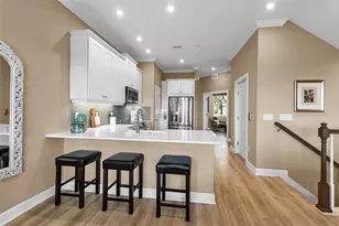 5589 Cannes Cir, Sarasota, FL 34231 - Photo 12