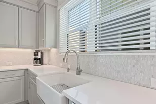 508 Laurel Pk Dr, Sarasota, FL 34236 - Photo 14