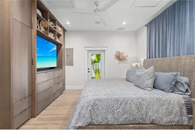 217 9th Street E, Bradenton, FL 34208 - Photo 12