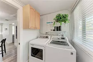 339 Suwanee Ave, Sarasota, FL 34243 - Photo 16