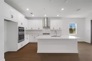 9670 Crystal Isles Cir, Sarasota, FL 34241 - Photo 10