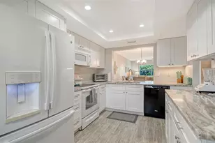 9320 Clubside Cir, Sarasota, FL 34238 - Photo 14