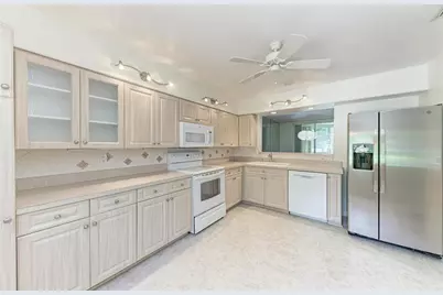 6101 34th Street W #20B, Bradenton, FL 34210 - Photo 18