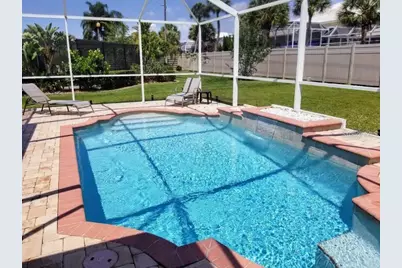 3801 Kingston Boulevard, Sarasota, FL 34238 - Photo 2