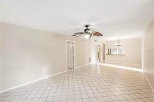 7145 Bright Creek Dr, Sarasota, FL 34231 - Photo 6