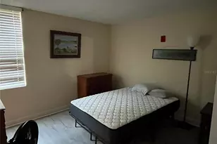 2740 Coconut Bay Ln Ln, Sarasota, FL 34237 - Photo 8