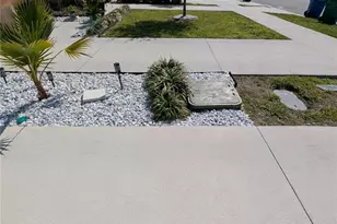 1556 Wynford Cir, Tavares, FL 32778 - Photo 4