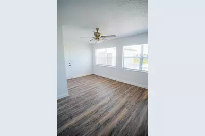 549 Lakemont Avenue NW, Port Charlotte, FL 33952 - Photo 16
