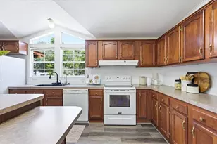 6125 Shirley Ave, Gibsonton, FL 33534 - Photo 18