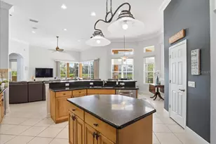 8843 17th Ave Cir NW, Bradenton, FL 34209 - Photo 10