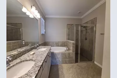 19353 Nearpoint Drive, Venice, FL 34292 - Photo 16