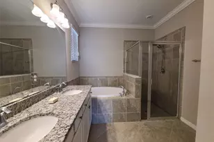 19353 Nearpoint Dr, Venice, FL 34292 - Photo 16