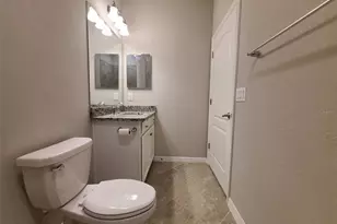 19353 Nearpoint Dr, Venice, FL 34292 - Photo 14